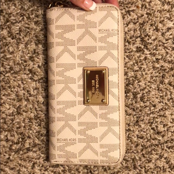 Michael Kors Handbags - MICHAEL KORS WALLET